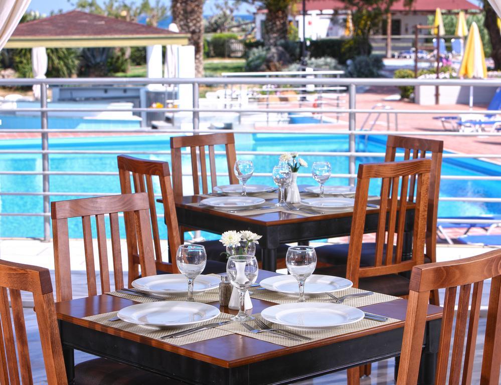 Santa Marina Beach Gazi Bagian luar foto